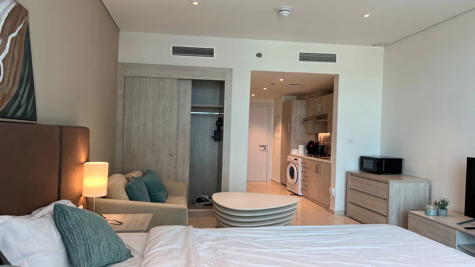 Studio in Palm-Infinity Pool/Monthly — photo 6