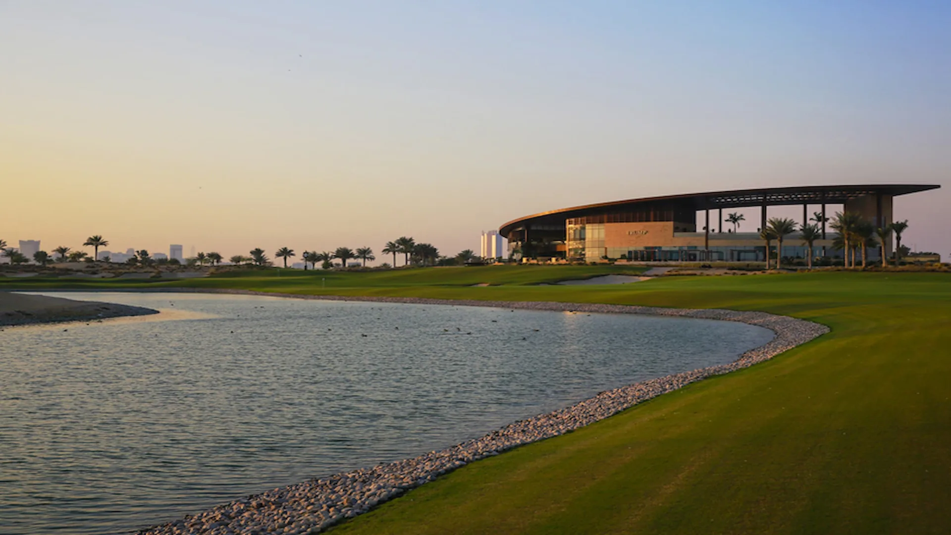 Damac Hills · Студия с балконом и видом на гольф поля — фото 4